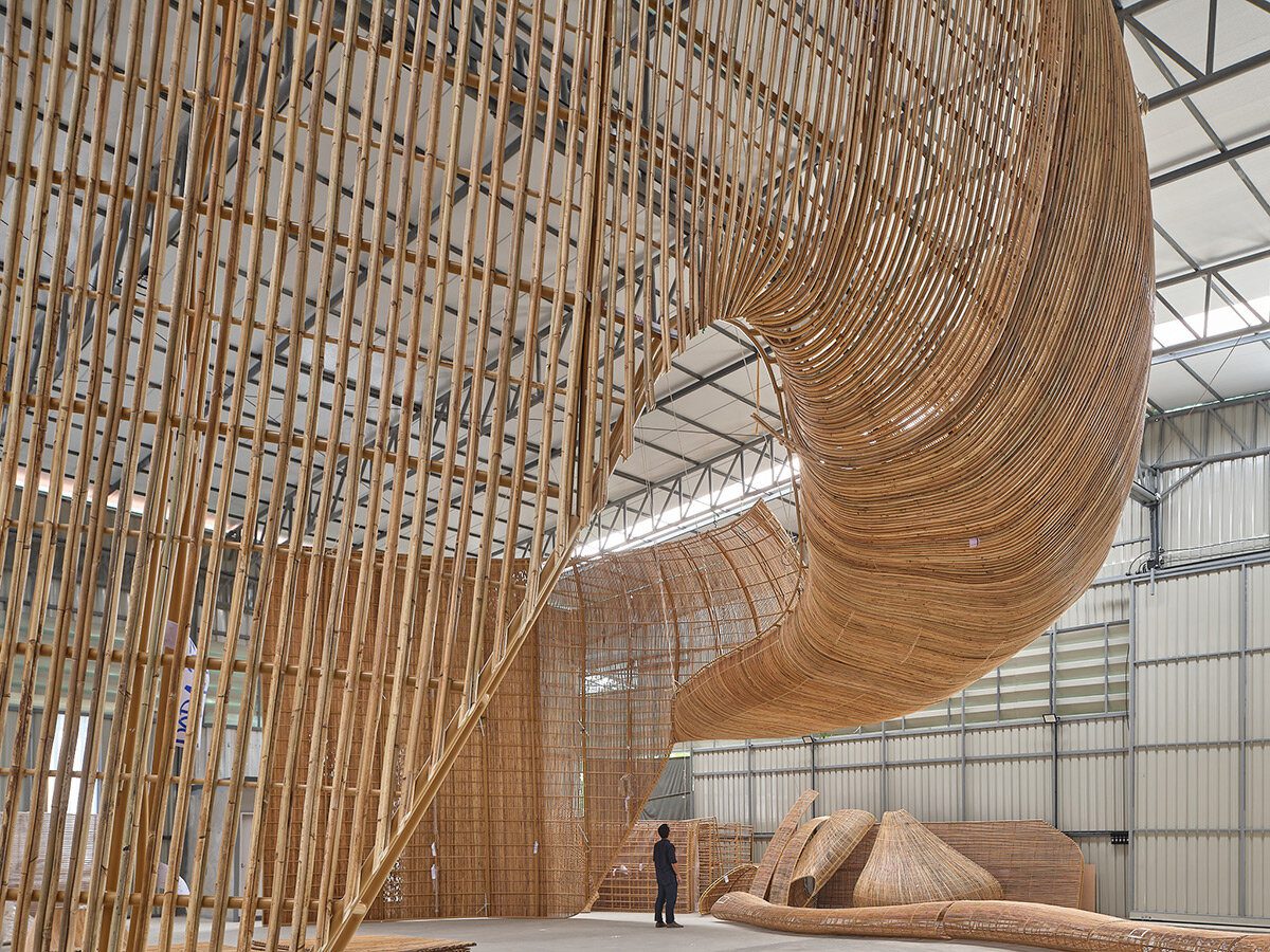 Đột phá nghệ thuật với mây tre uốn lượn tại Sân bay Quốc tế Kempegowda 11 enter projects SOM kempegowda international airport interiors designboom 022
